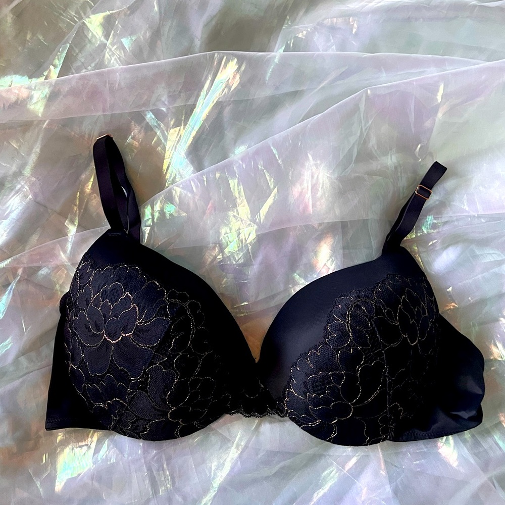 MaidenForm Black Underwire Bra with Gold/Copper Colored Lace 38D